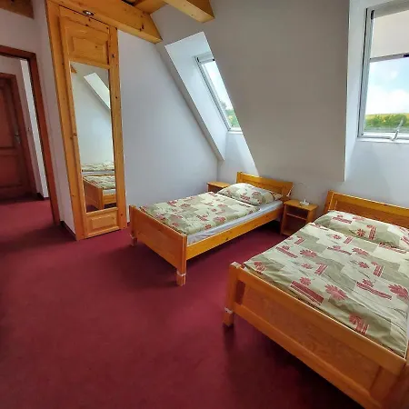 Raj Ferienhaus Bešeňová